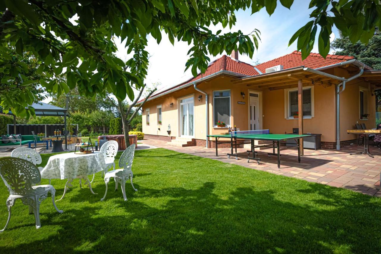 Villa Sunny Garden Pihenohaz à Siófok Extérieur photo